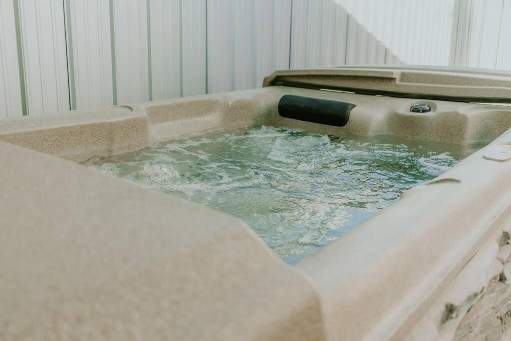 Agave Tiny House At Cactus Flower-Hot Tub-Pet Friendly-No Pet Fees! ألباكركي المظهر الخارجي الصورة