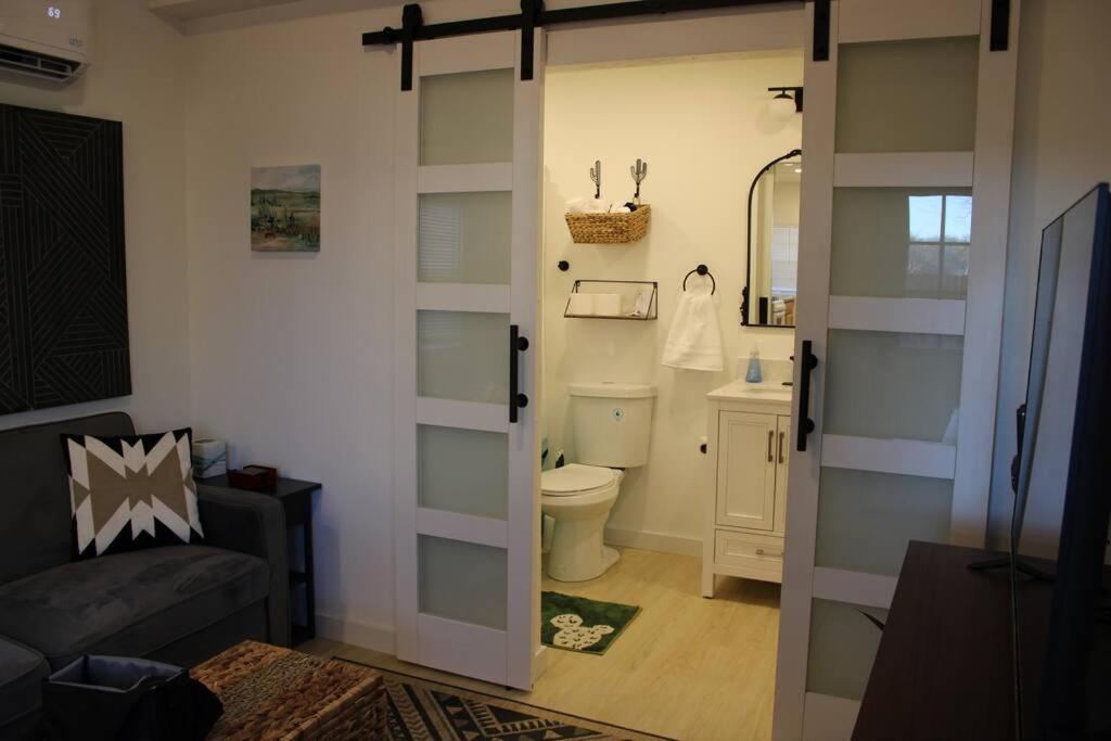 Agave Tiny House At Cactus Flower-Hot Tub-Pet Friendly-No Pet Fees! ألباكركي المظهر الخارجي الصورة