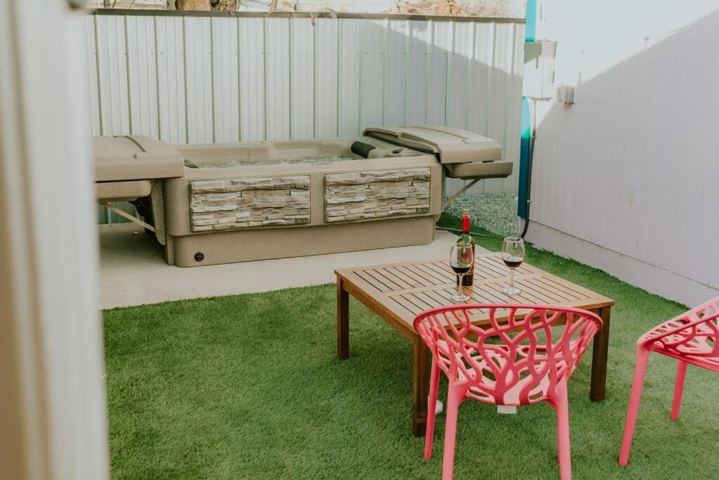 Agave Tiny House At Cactus Flower-Hot Tub-Pet Friendly-No Pet Fees! ألباكركي المظهر الخارجي الصورة