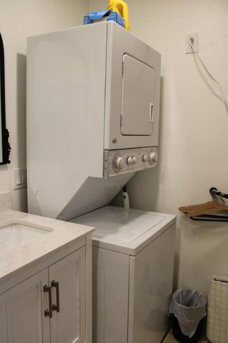 Agave Tiny House At Cactus Flower-Hot Tub-Pet Friendly-No Pet Fees! ألباكركي المظهر الخارجي الصورة