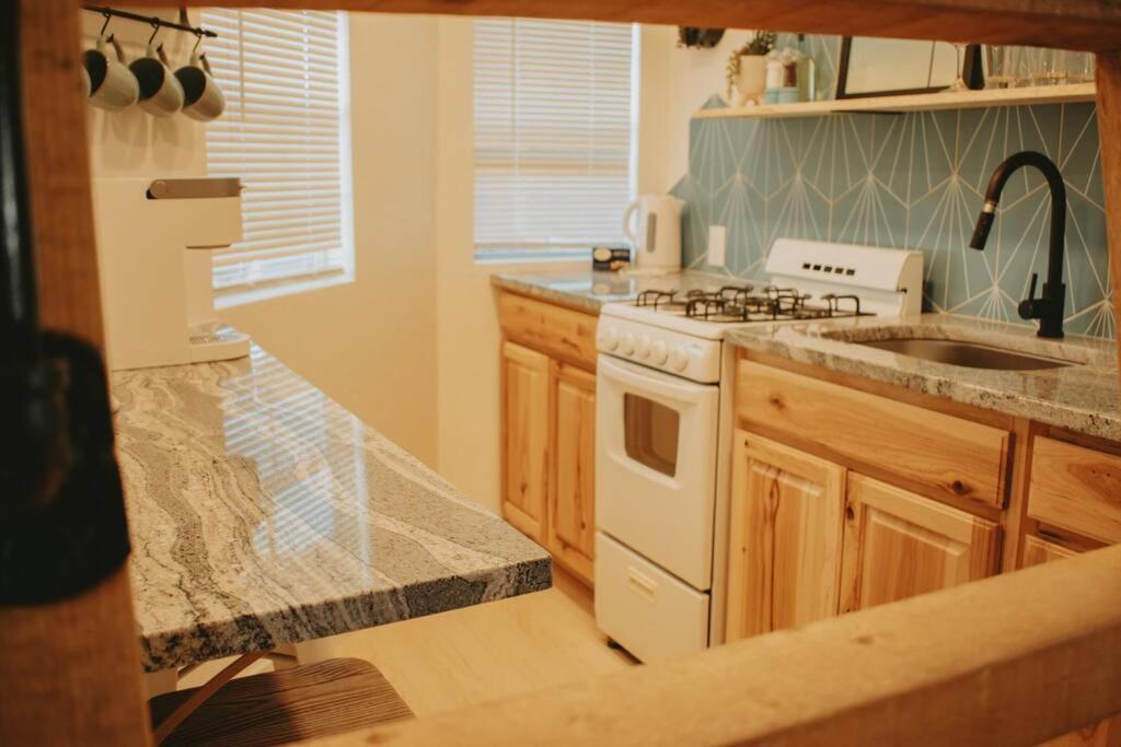 Agave Tiny House At Cactus Flower-Hot Tub-Pet Friendly-No Pet Fees! ألباكركي المظهر الخارجي الصورة