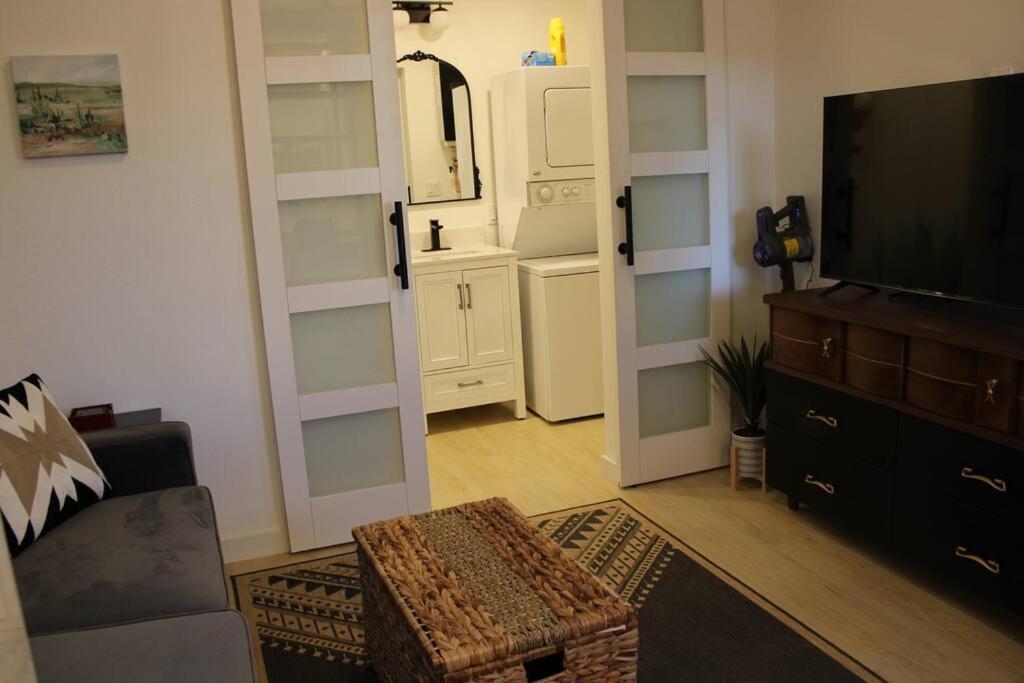 Agave Tiny House At Cactus Flower-Hot Tub-Pet Friendly-No Pet Fees! ألباكركي المظهر الخارجي الصورة